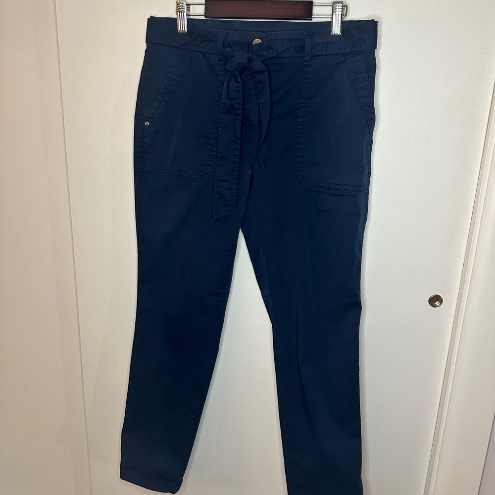 Navy cuffed stretch slacks w/tie belt